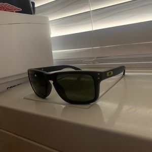 Pre-Owned Oakleys